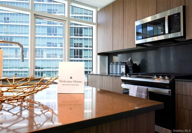 Building Photo - 50 Clinton Pl