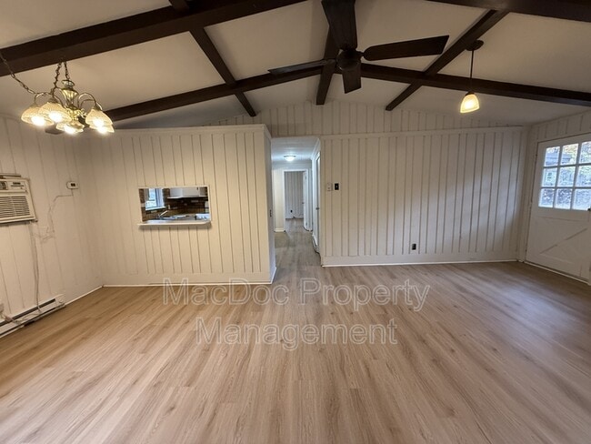 Building Photo - 900 Lakeview Pkwy