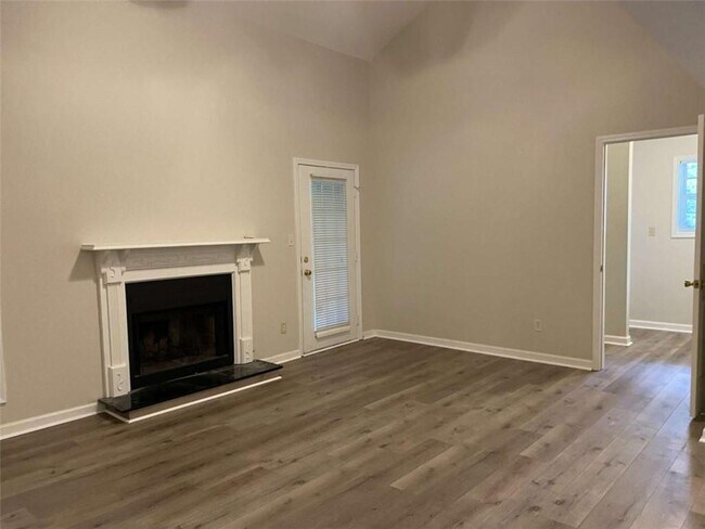 Building Photo - 1514 Oakridge Ct