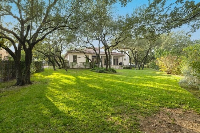 Building Photo - 4720 Rockcliff Rd