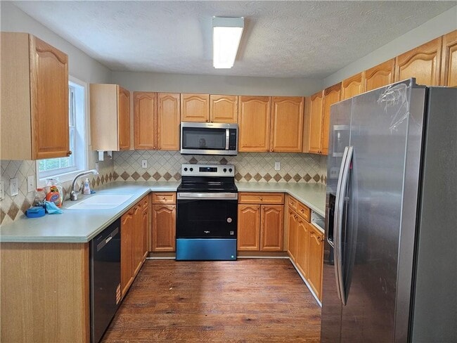 Building Photo - 2527 Waterstone Way