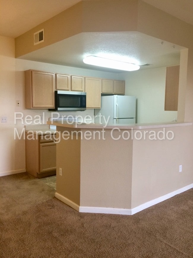 Building Photo - Wonderful 2 Bedroom Condo in Windmill Creek!