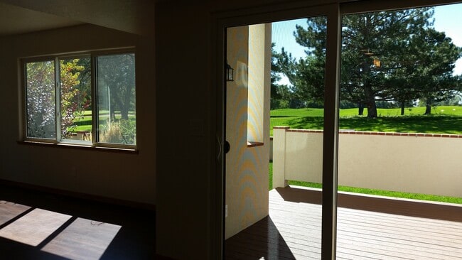 Building Photo - Golf Course Townhome for Rent