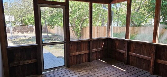 Building Photo - 1408 W 51st St