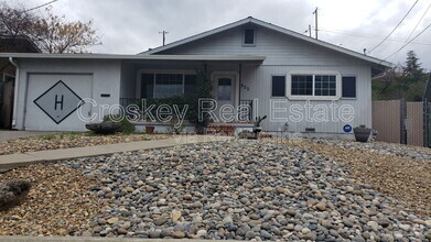 Building Photo - 322 Sweeney Rd