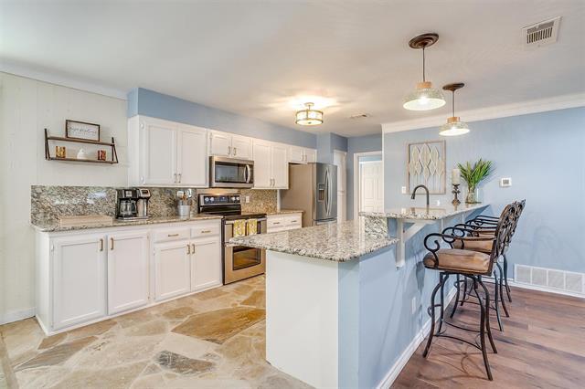 Building Photo - 520 Deer Trail