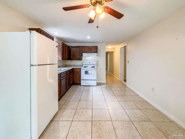 Building Photo - 5771 Coronada Blvd