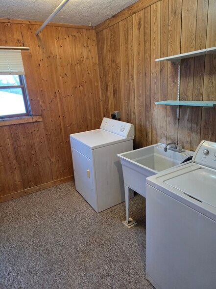 Building Photo - 603 S Memorial Dr