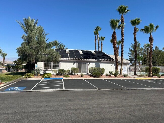 Building Photo - Henderson!! 3 Bedrooms!! 2 Car Garage!! Community Pool!! Spa!! Clubhouse!! Fitness Center