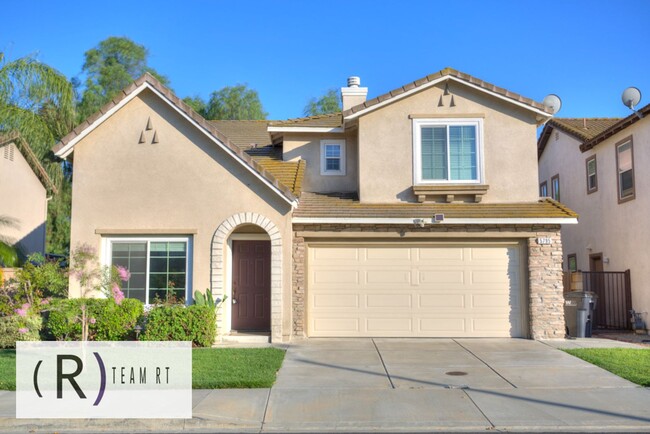 Building Photo - A Captivating and Charming 2 Story Home Ne...