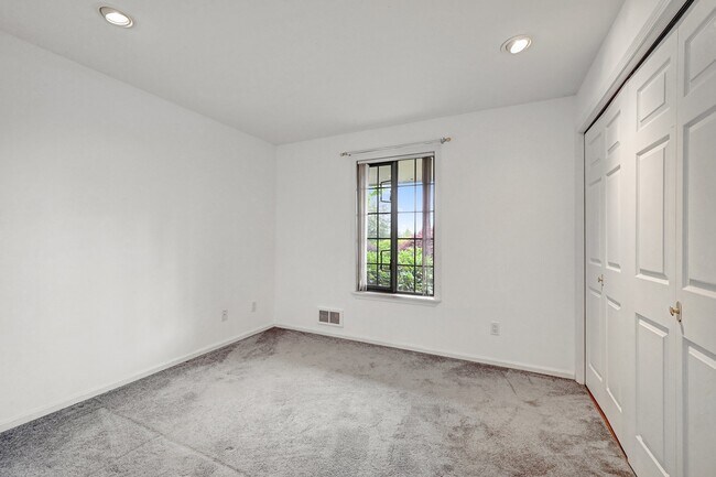 Building Photo - 17050 Northup Way