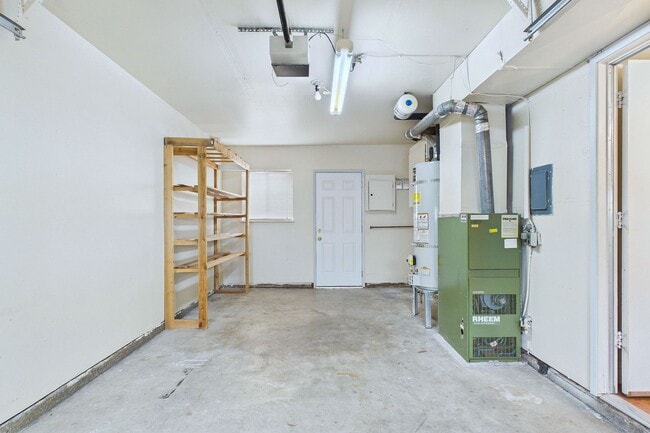 Building Photo - 1333 Regent St