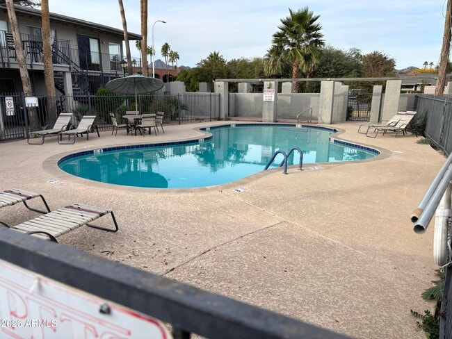 Building Photo - 4111 E Camelback Rd