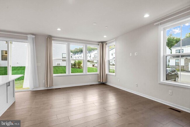 Building Photo - 315 Gilman St