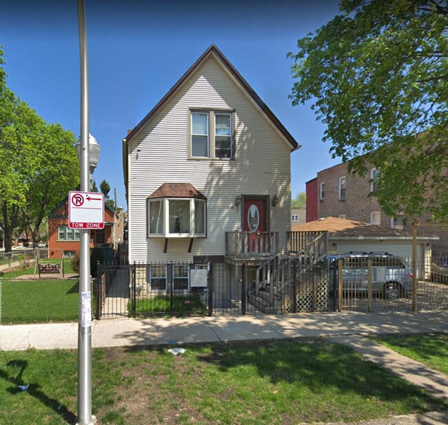 Primary Photo - 3139 N Richmond St