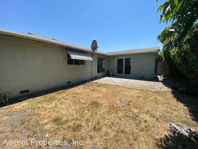 Building Photo - 3 br, 2 bath House - 24517 Townsend Ave.