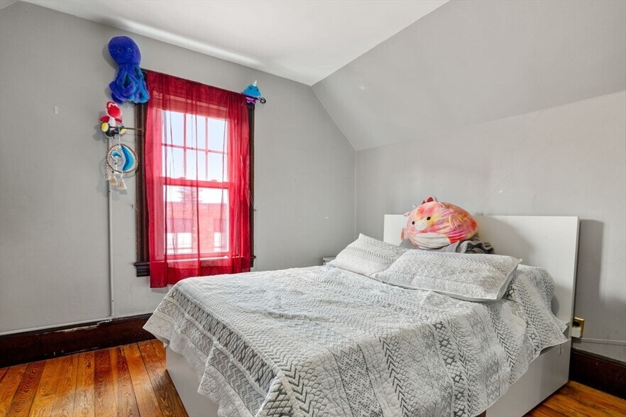 Building Photo - 7 Antwerp St