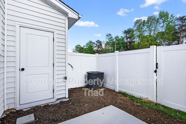 Building Photo - 4655 Canter Park Ln