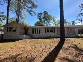 Building Photo - Fully Furnished 4Br home near Augusta Nati...
