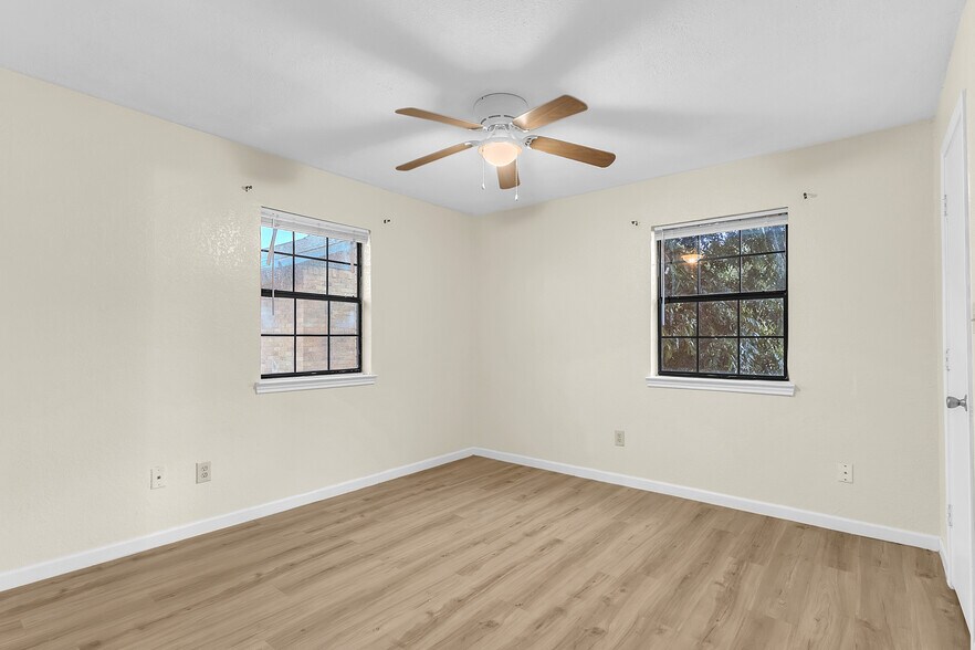 Building Photo - 209 W Trinity St