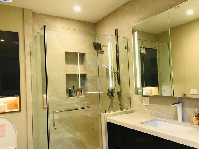 Building Photo - 466-4B1 Ruthven,Palo Alto CA 94301