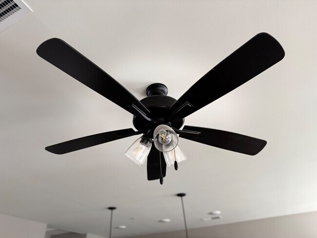 Building Photo - 4371 Ravenwood Park W