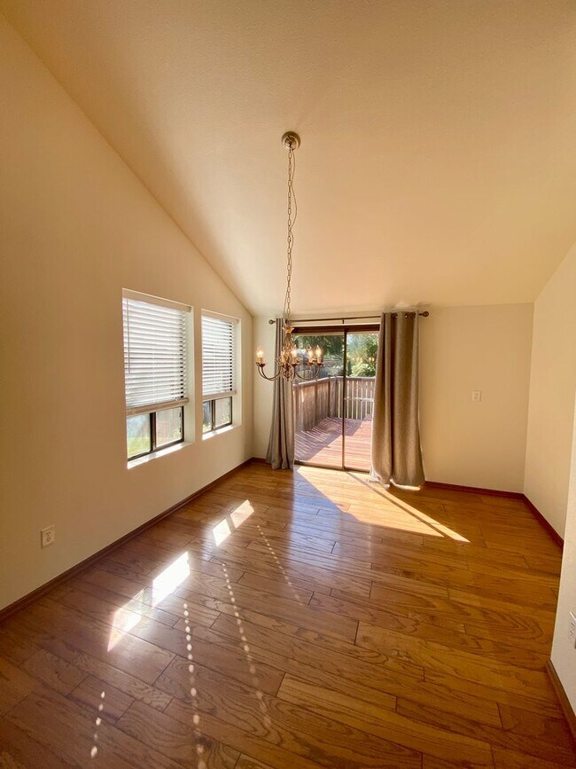 Building Photo - 1324 Boise St