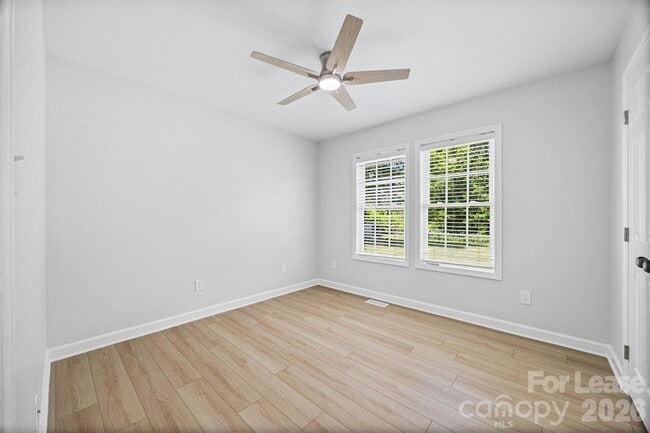 Building Photo - 425 Griggs Rd