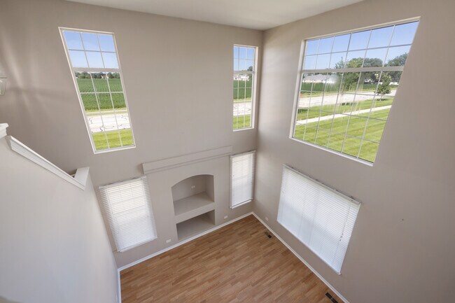 Building Photo - 23932 McMullin Cir