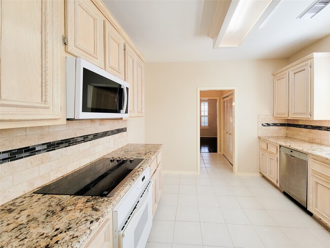 Building Photo - 4106 Creek Ridge Ln