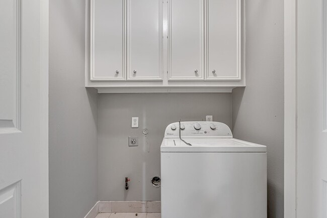 Building Photo - 1802 Eubanks St