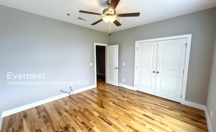 Building Photo - 1067 Montague Pl