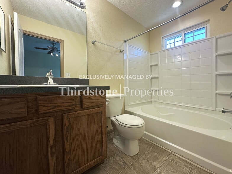 Building Photo - 1660 Biscayne Bay Cir