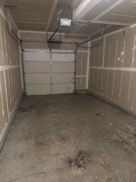 Garage - 20878 Nova Loop