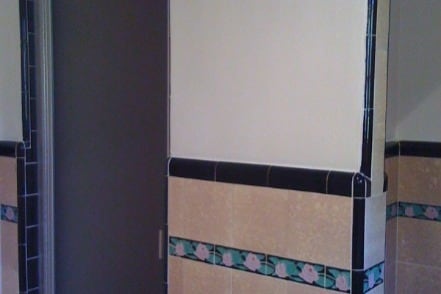 Separate Tiled Shower - 9135 Gibson St