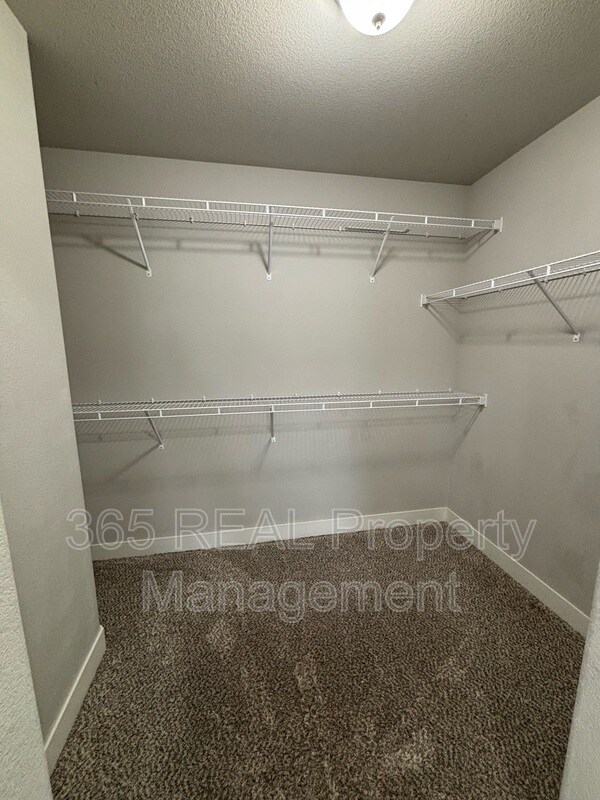 Building Photo - 6459 Orchard Park Dr