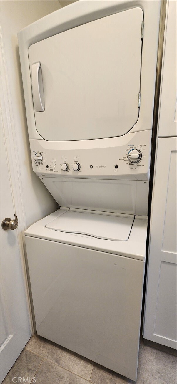 Building Photo - 8701 S Van Ness Ave