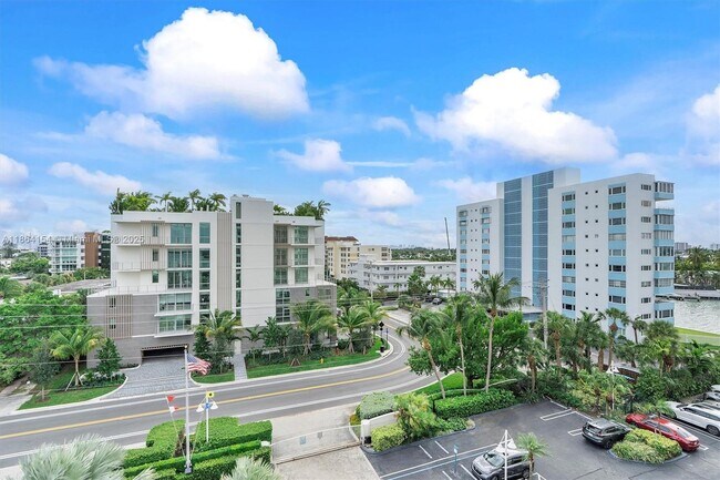 Building Photo - 10350 W Bay Harbor Dr