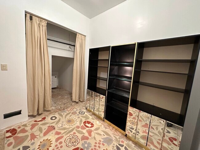 office - 1700 N Windsor Dr