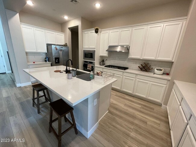 Building Photo - 14030 W Desert Flower Dr