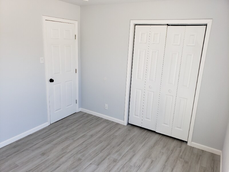 Building Photo - 7576 Windsor Oaks