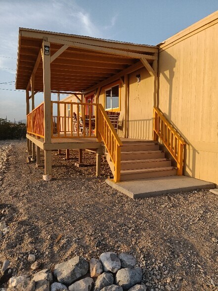 Building Photo - 1631 Dupont Dr