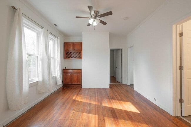 Building Photo - 1323 Columbia St