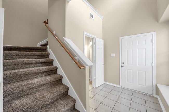 Building Photo - 19 Peach Ridge Pl