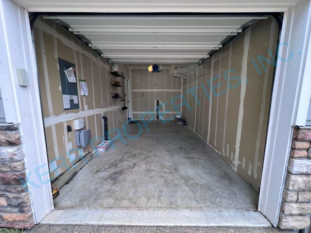 Building Photo - Spacious 4-Bedroom Townhouse with 3.5 Baths in Prime Happy Valley Location – 2021 Sq Ft of Modern...
