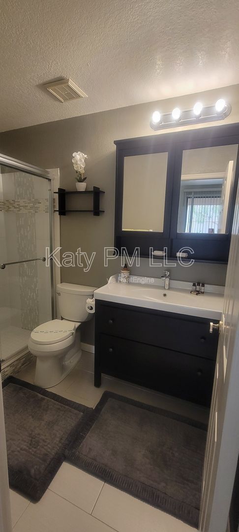 Building Photo - 9708 E Vía Linda