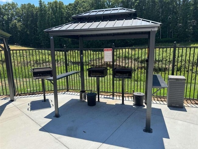 Building Photo - 1705 Wingate Way