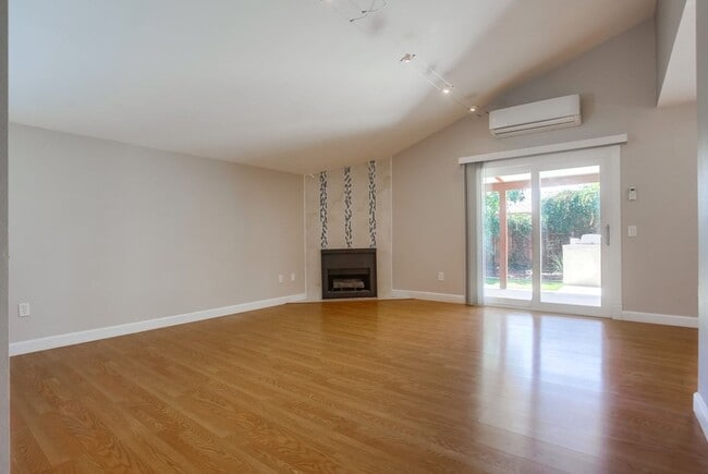 Building Photo - Single Story Duplex with Two Private Residences