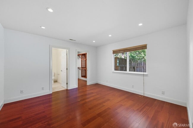 Building Photo - 2061 Ahneita Dr