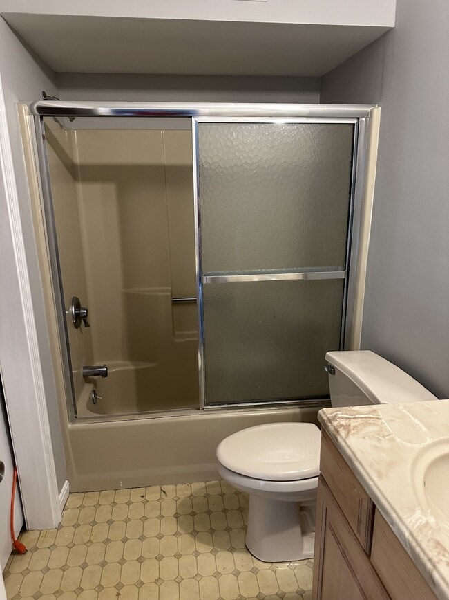 Building Photo - 31 Riviera Rd